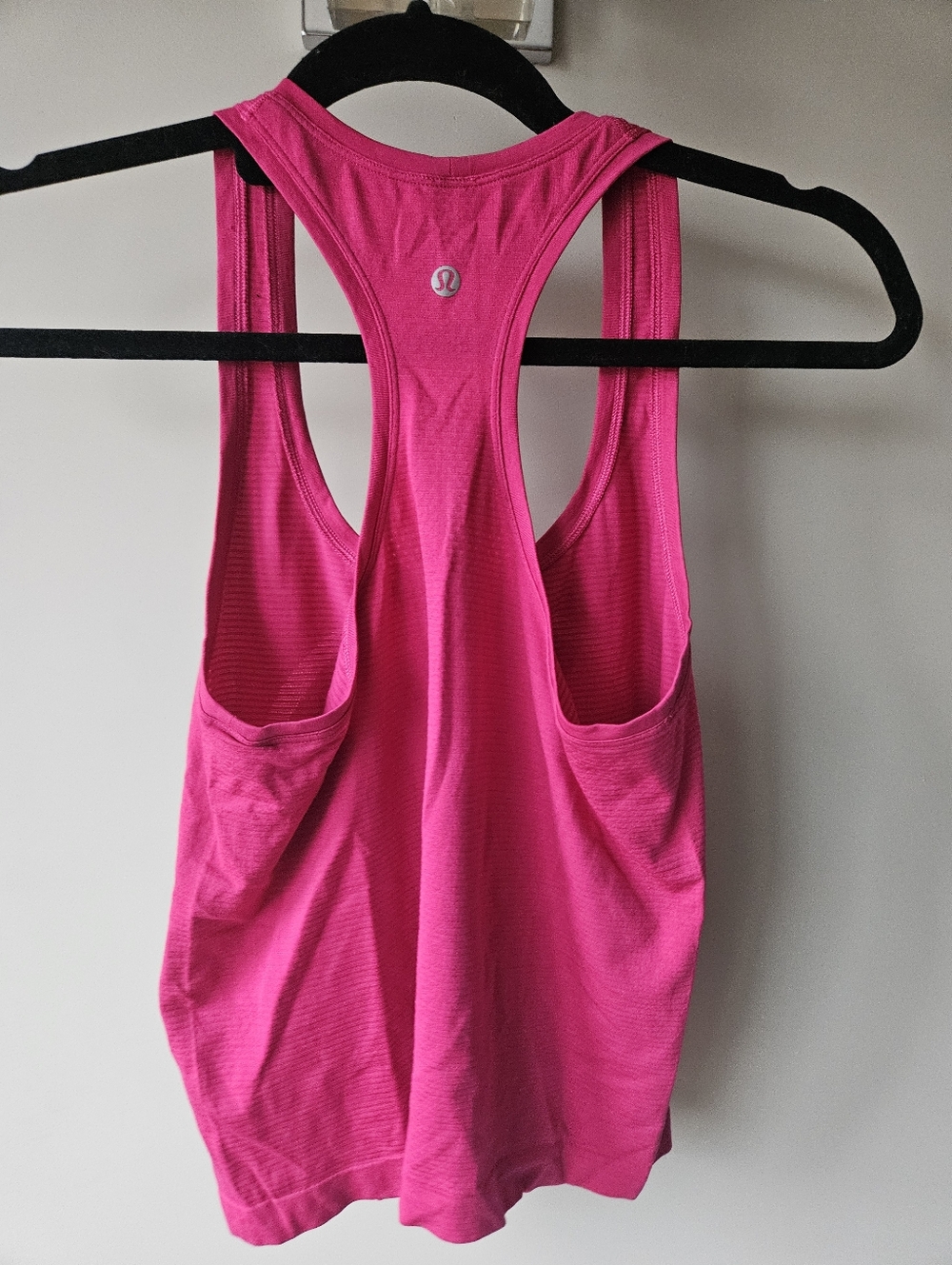 Lululemon Swiftly Tech Racerback Tank 2.0 Pink Raspberry - Size 4 - Picture 2 of 4